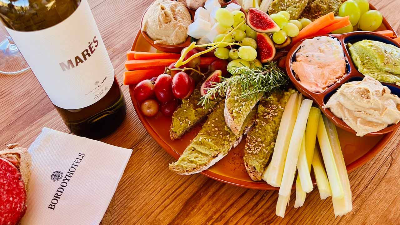 Tapas board and Marés wine for private events at Bodegas Bordoy